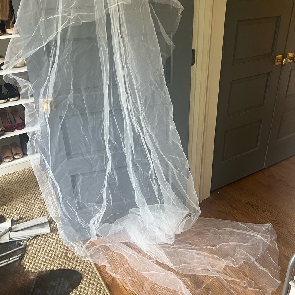 Cathedral length Augusta Jones plain white wedding veil - Picture 6 of 9